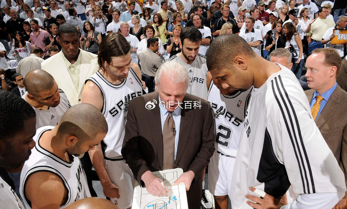 海星体育官网-太罕见！从替补打成巨星，NBA78年仅6人！吉诺比利4冠+绝境斩魔|马努·吉诺比利|马刺|蒂姆·邓肯|托尼·帕克|圣安东尼奥马刺队_新浪体育_新浪新闻